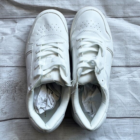 NWT AMERICAN EAGLE OUTFITTERS White Leather Sneakers / Trainers Women's Size 7 - Picture 2 of 6